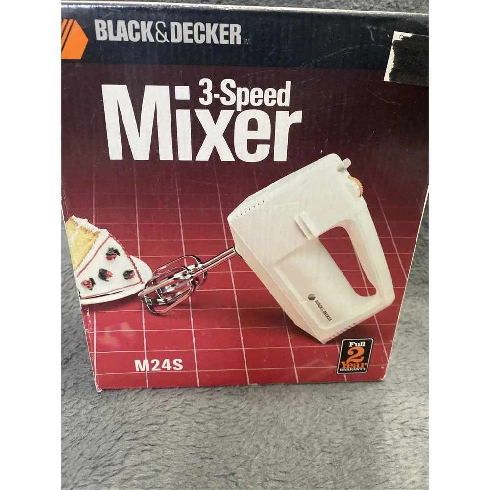Vintage Black And Decker M24S 3‎ Speed Handheld Electric Mixer White New Retro